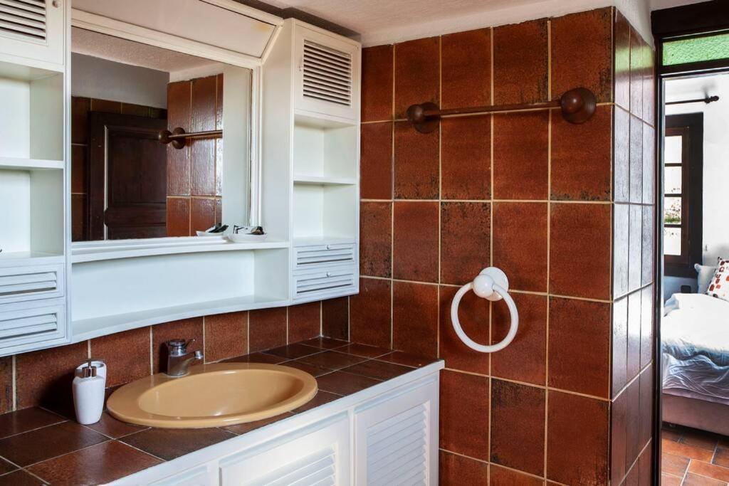 Villa Velissarios: Wonderful Villa Next To Beach Aegina Exterior foto